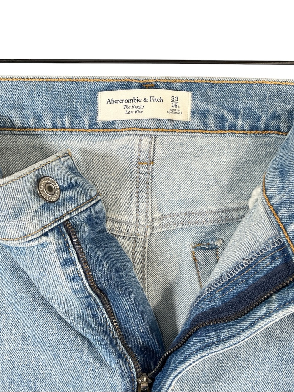 Abercrombie & Fitch The Baggy Low Rise Jean With Cuffed Hem Size 33/16S Short - Picture 5 of 8